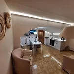 Apartment La Casa Del Gigante Frassino