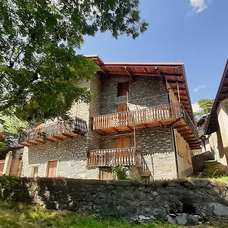 La Casa Del Gigante Frassino