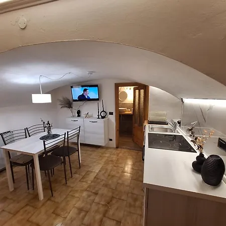 La Casa Del Gigante Frassino Lägenhet