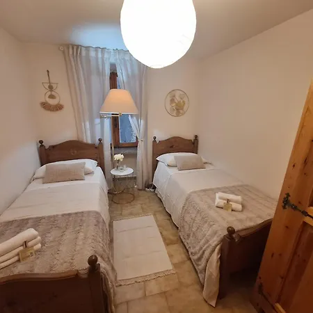 Apartment La Casa Del Gigante Frassino