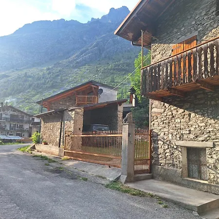 Lägenhet La Casa Del Gigante Frassino *